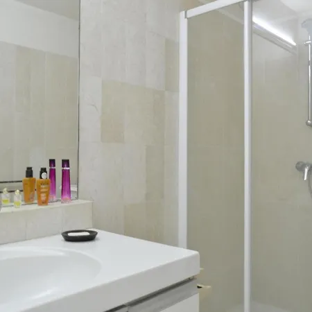 T2 Avec Jardin, Piscine Et Parking Prive A 10 Min De La Plage - Antibes - Fr-1-252-109 Апартаменты Жуан-ле-Пен